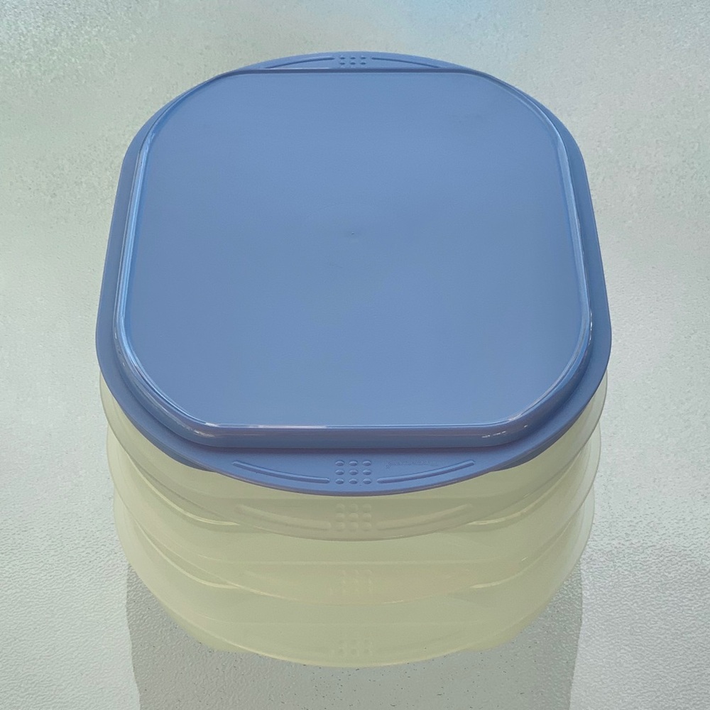 Tupperware Fridge Stackables Deli Meat Keeper Stacking Trays with Blue Lid - Picture 4 of 9